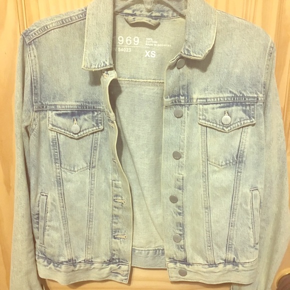 GAP Jackets & Blazers - GAP jean jacket