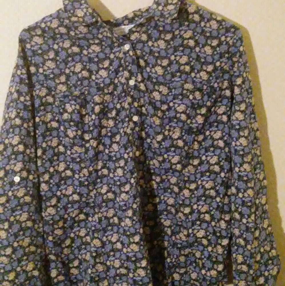 Flower button up top