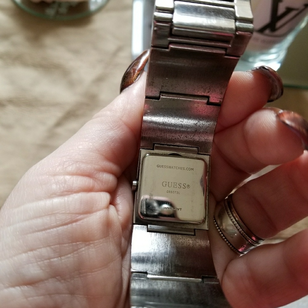 GUESS WATCH - Picture 7 of 7