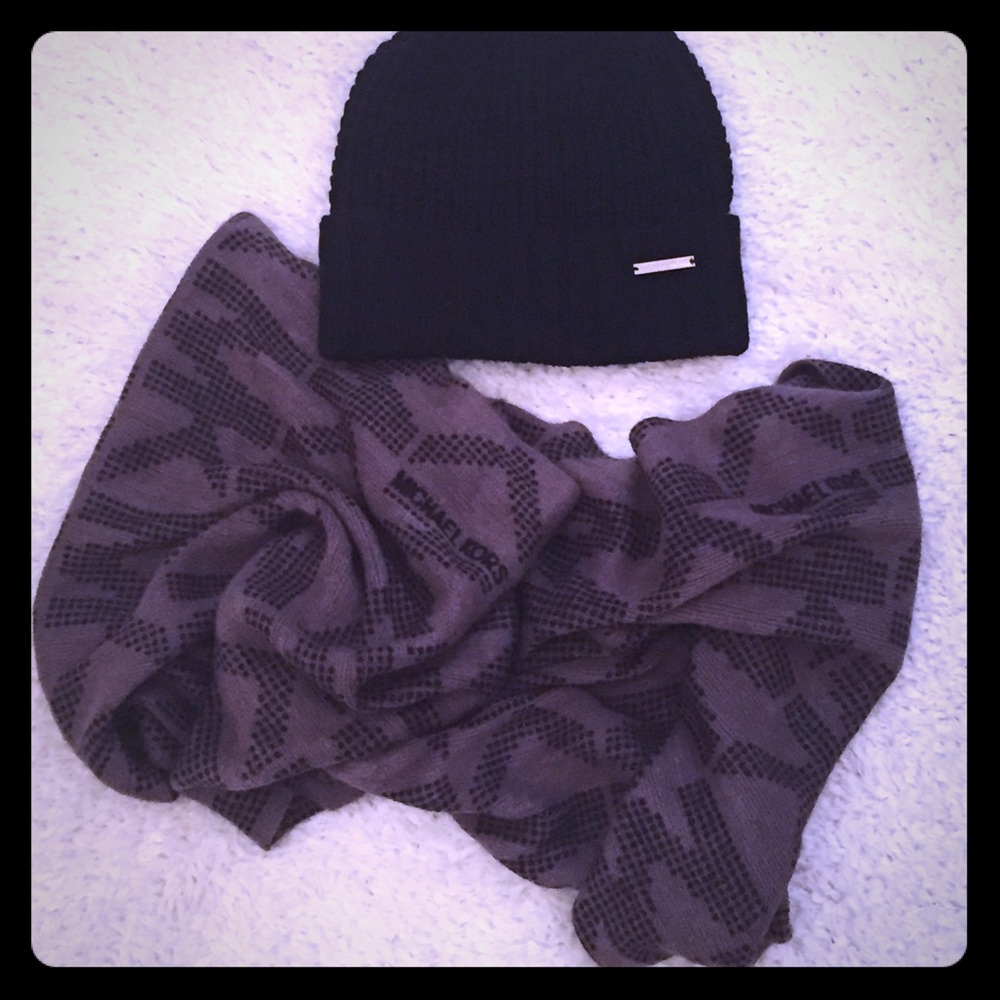 Xposted! SOLD NWOT Michael Kors thick black beanie