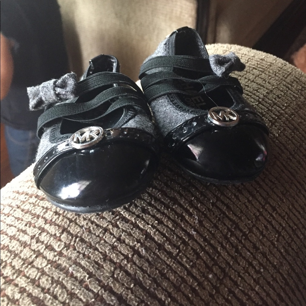 Michael Kors black baby shoes 💕 size 2