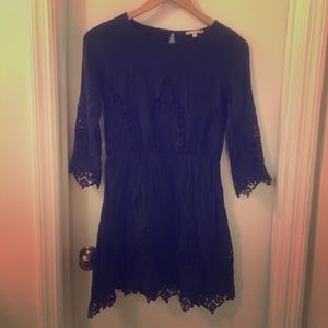 Navy Gianni Bini lace dress 😍 fast shipping! 💯