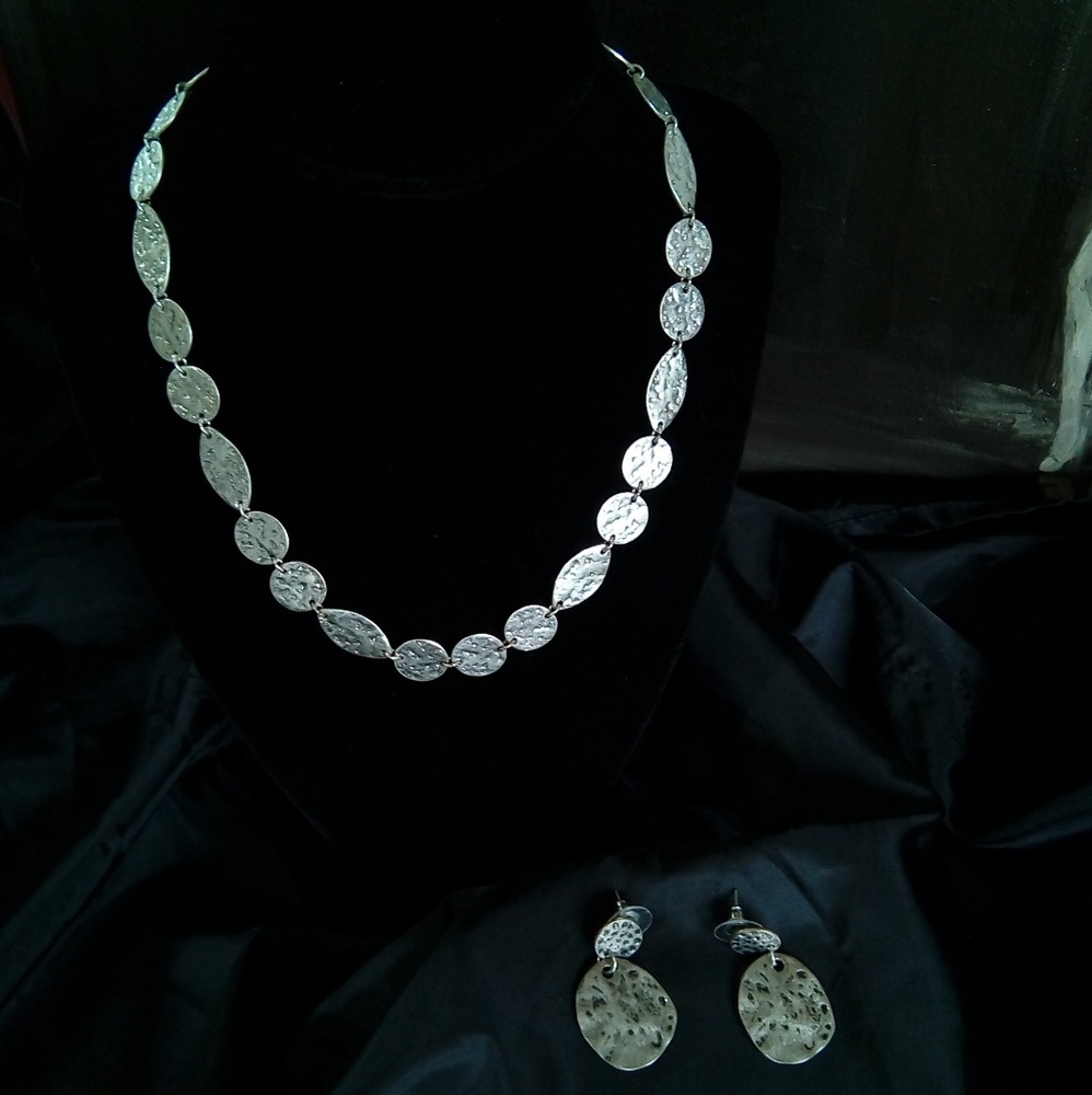 Nine West American Vintage Necklace & Earrings - Picture 2 of 5