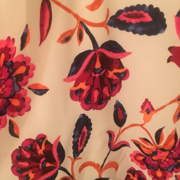 Like new floral EXPRESS DRESS 😍 - Picture 2 of 4