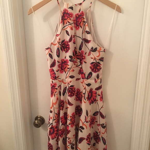 Like new floral EXPRESS DRESS 😍 - Picture 3 of 4