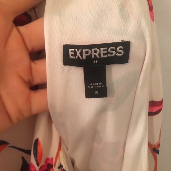 Like new floral EXPRESS DRESS 😍 - Picture 4 of 4