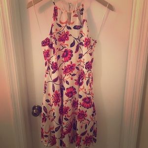 Like new floral EXPRESS DRESS 😍