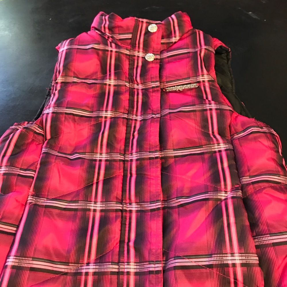 Women’s Small Quilted Vest in Red/Black Plaid 😍