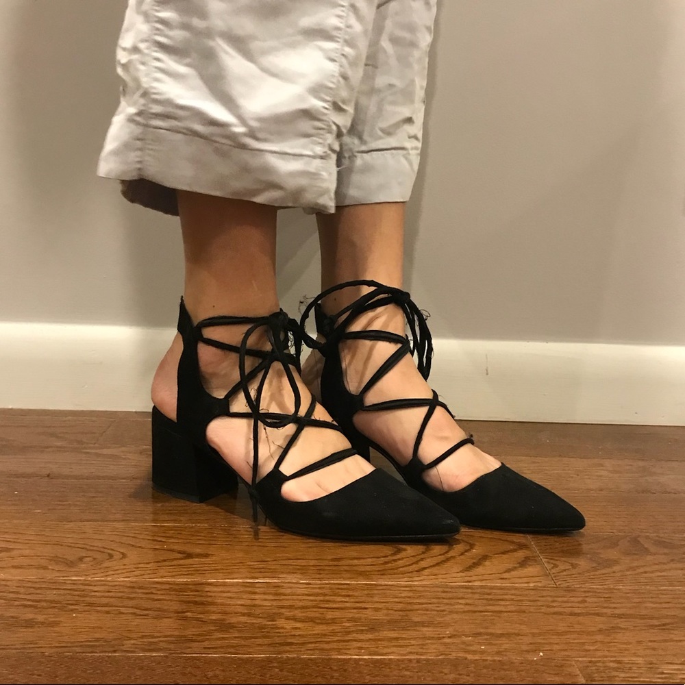 Lace-up Pointed Pumps