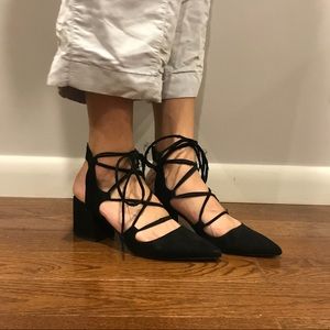 Lace-up Pointed Pumps