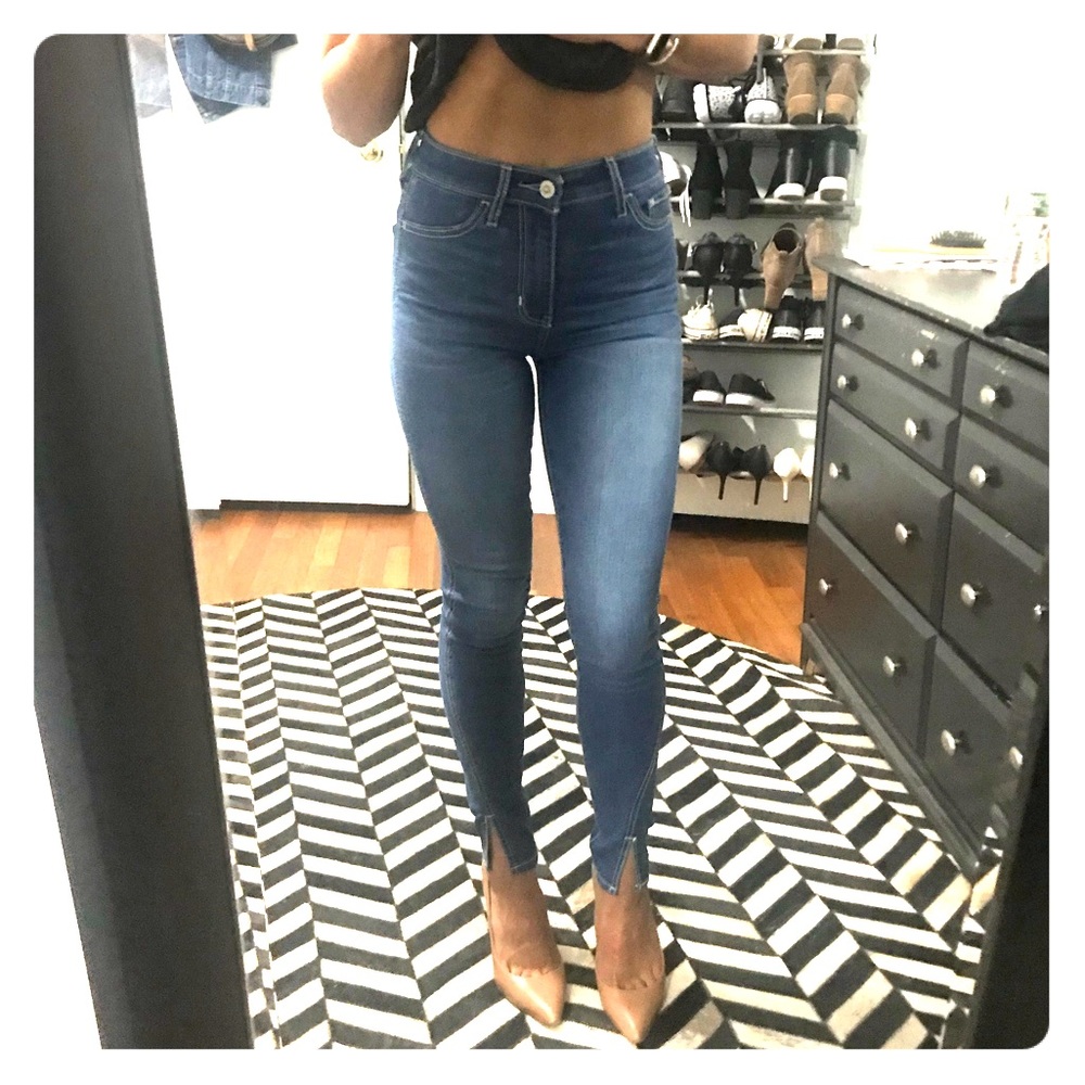 Blue ankle crop detail jeans!