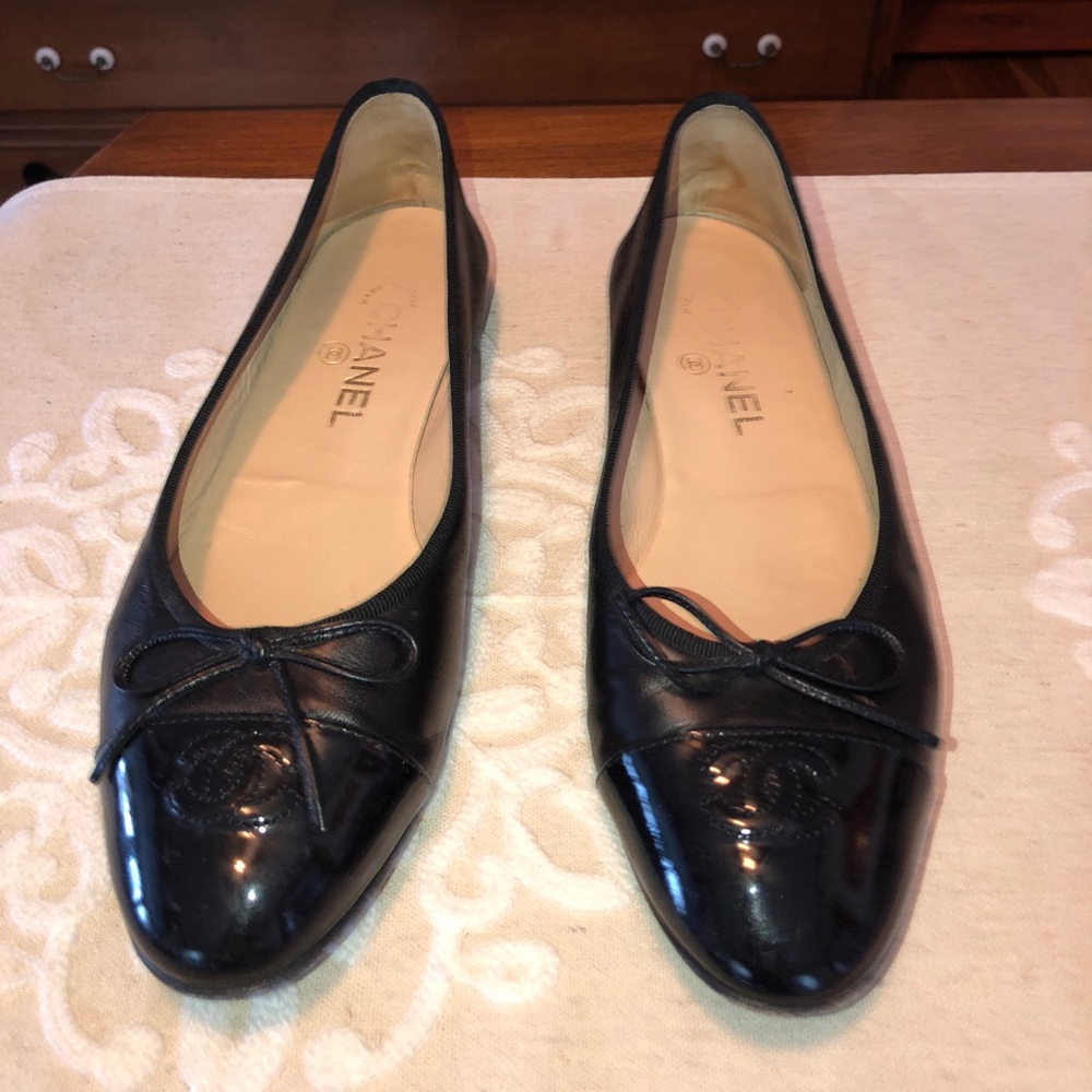 Chanel flats. In gorgeous condition ❤️
