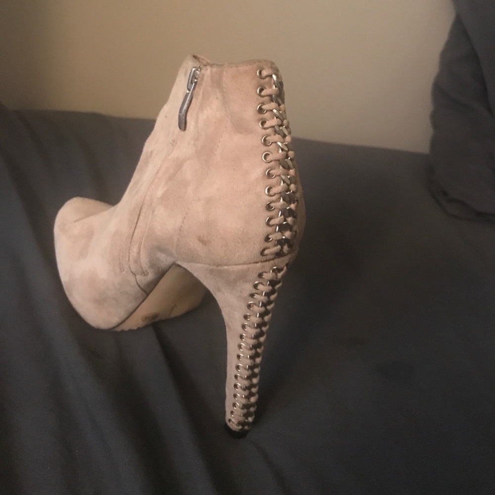 Boots - Picture 3 of 4
