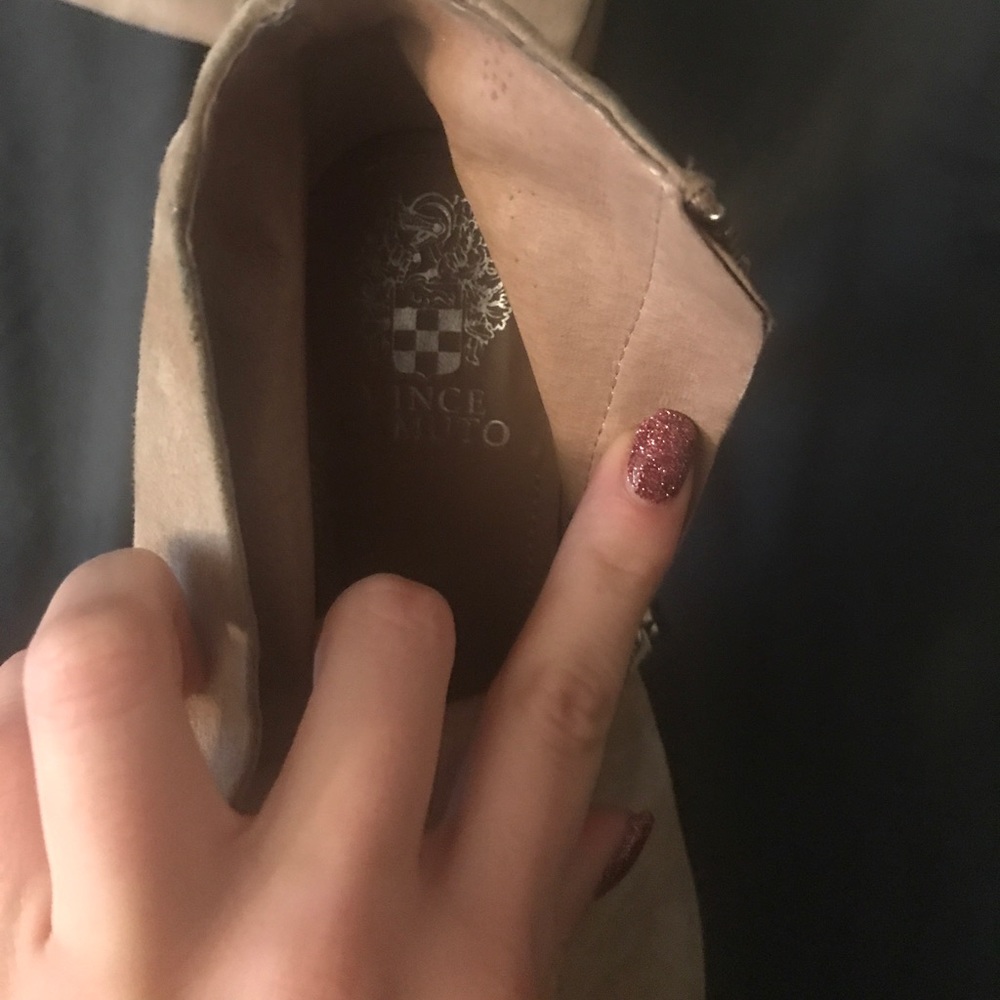 Boots - Picture 4 of 4