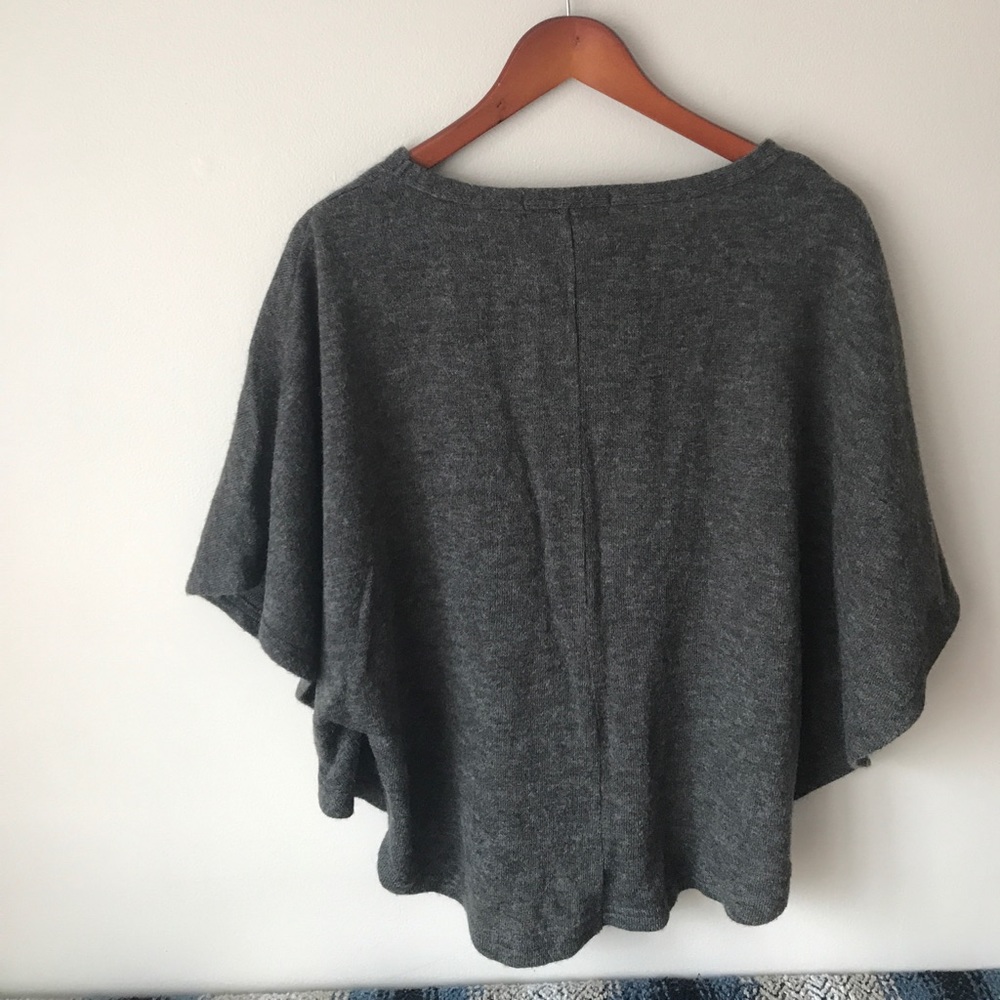 Forever 21 Half Sleeved Sweater 🇦🇺 - Picture 3 of 3