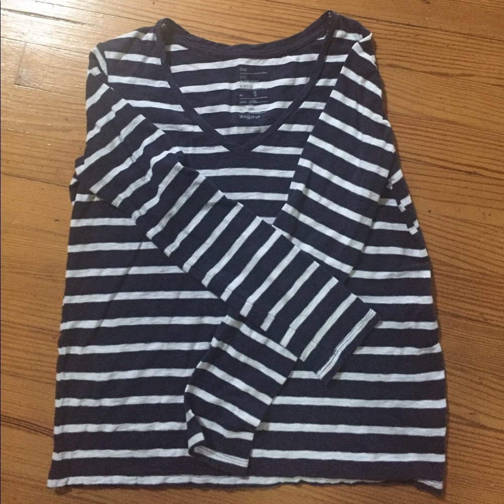 2 Gap Long Sleeve Tees