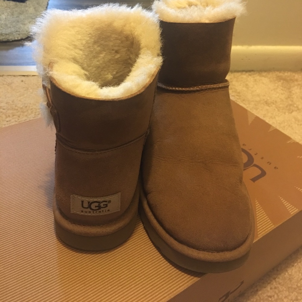 UGG W Mini Bailey Button