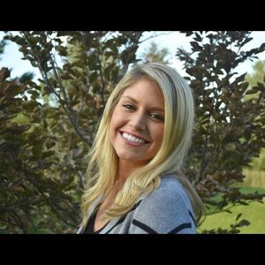 Meet your Posher, Crystal