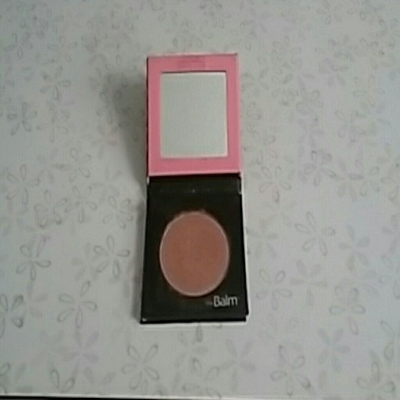 Makeup - Picture 4 of 4