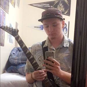Meet your Posher, Justin