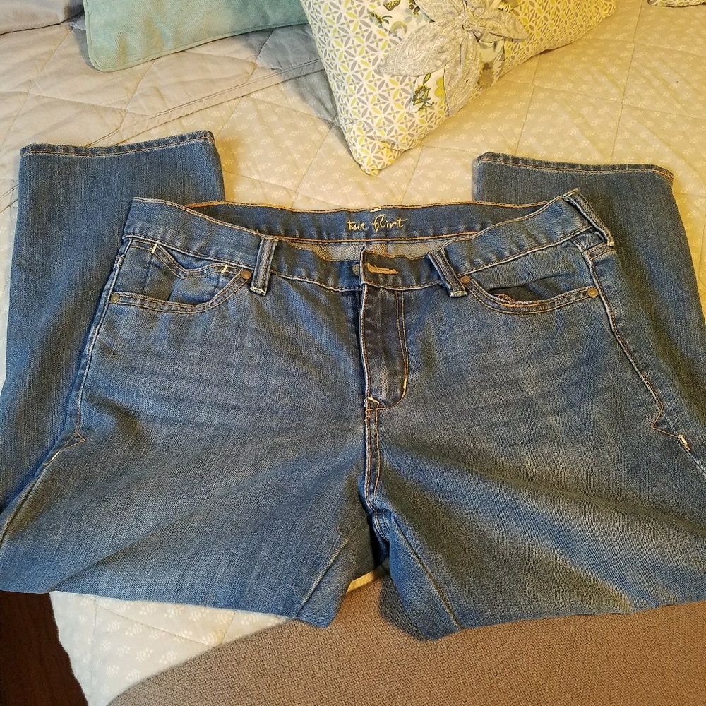 Old Navy Flirt Capri Jean