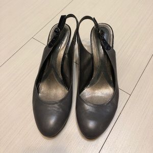 Use in good condition! Naturalizer mid heels pumps