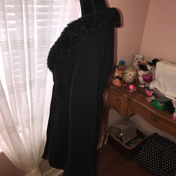 🌺🌺Ladies Sweater🌺🌺 - Picture 2 of 4