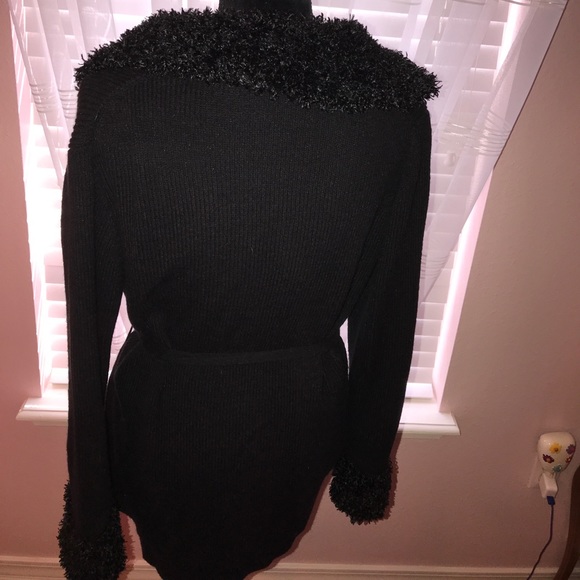 🌺🌺Ladies Sweater🌺🌺 - Picture 3 of 4