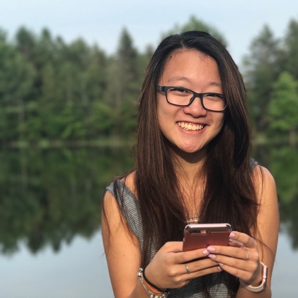 Meet your Posher, Carrie - Picture 1 of 1