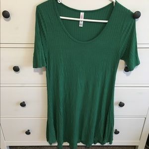 Lularoe S Perfect tee