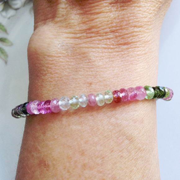 Semi Precious Tiny Tourmaline Bracelet with clasp - Picture 1 of 1