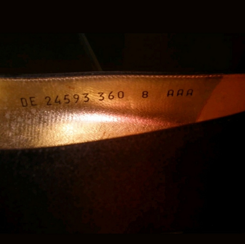Authentic Salvatore Ferragamo Satin Pumps Size 8 - Picture 8 of 12