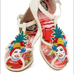 Miss L Fire  ModCloth sandals size 40 size 9