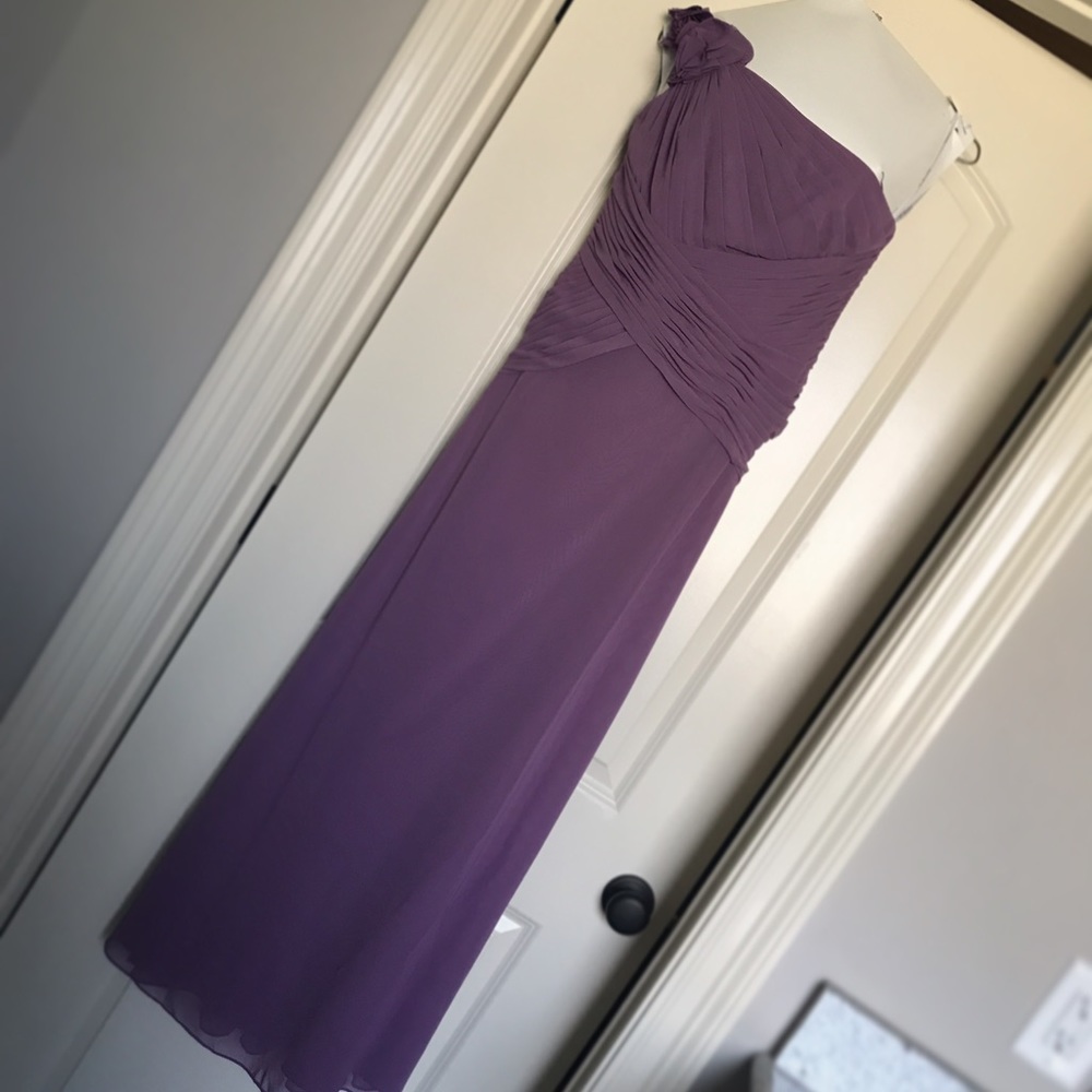 Beautiful lavender gown! Only worn once!