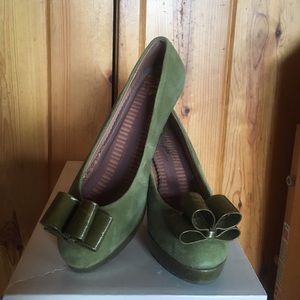 Anthropologie Miss Albright olive green pumps.