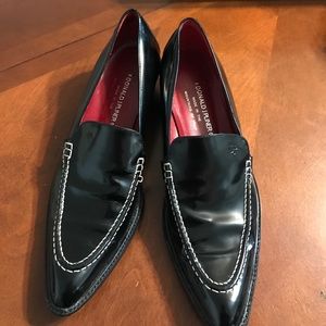 Like NEW Black leather DONALD J PLINER!! 👠