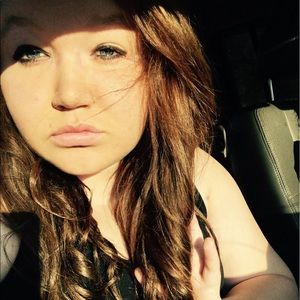 Meet your Posher, Courtney