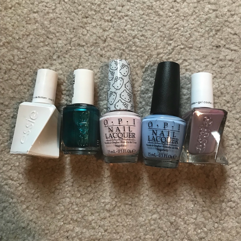 Bundle of 5 nail polishes