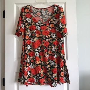 Lularoe floral perfect tee