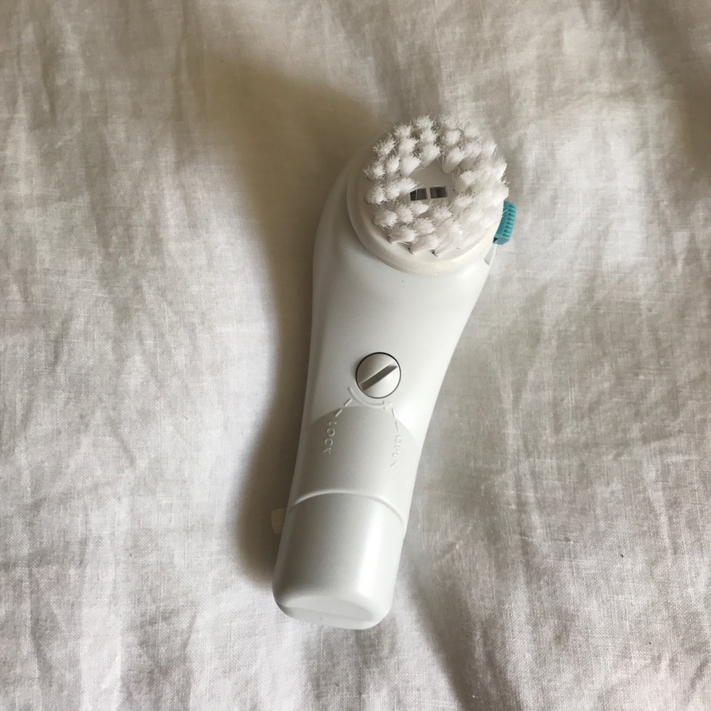 Cleansing Brush with Brand New Brush Head