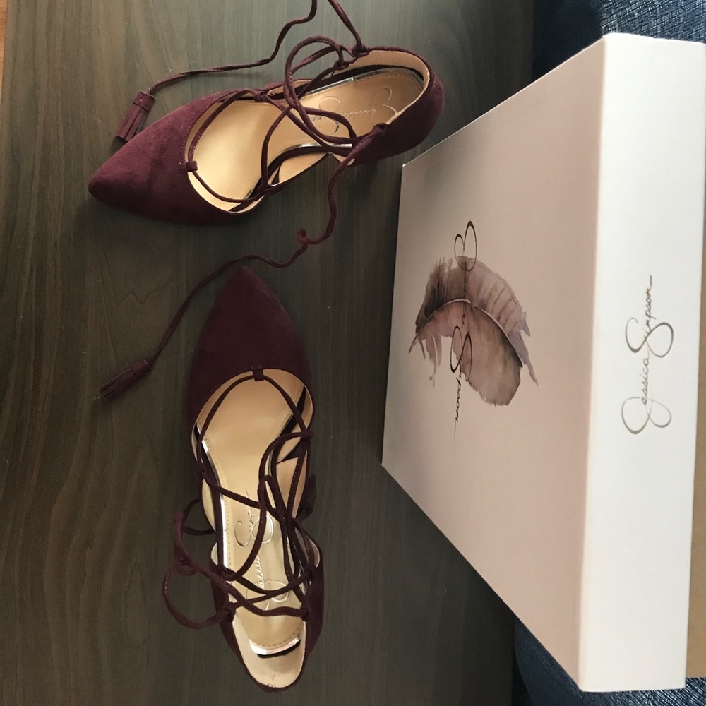 Burgundy Point lace up heel