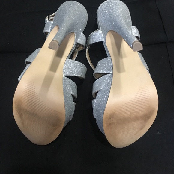 Steve Madden "uptowwn" heels - Picture 3 of 8