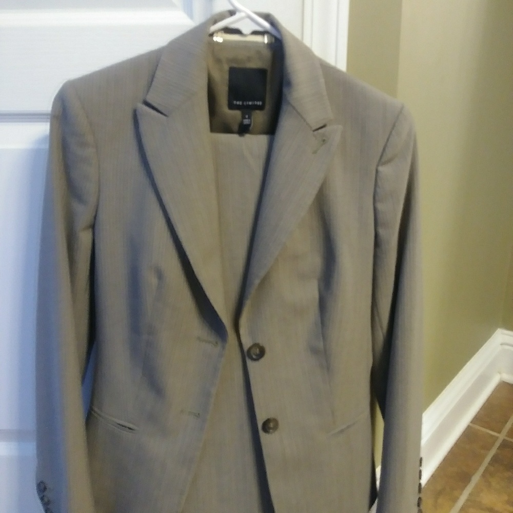 The Limited Cassidy Fit Suit - Picture 1 of 5