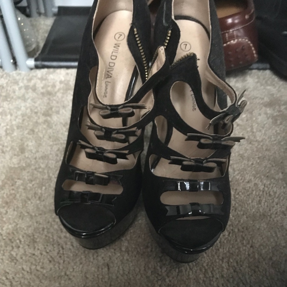 Wild diva bow heels