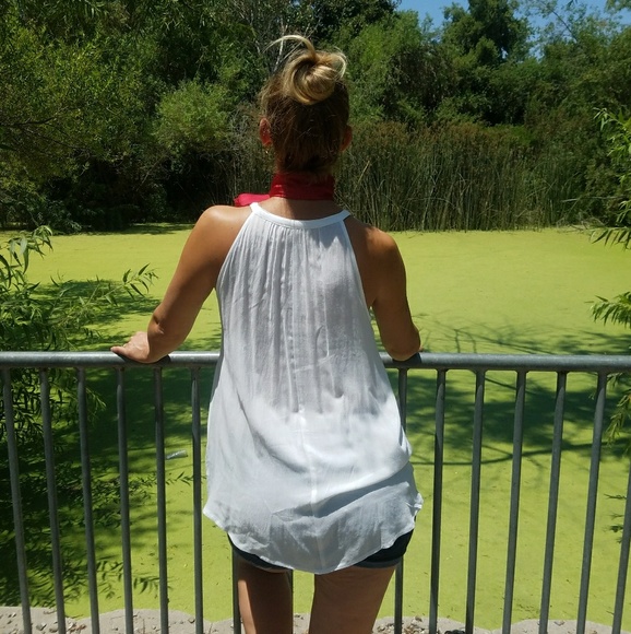 Sleeveless embroidered top - Picture 2 of 2