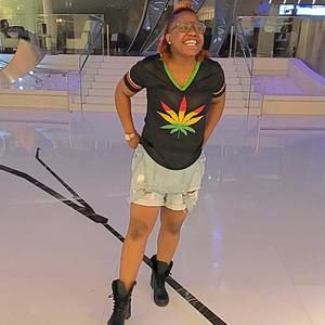 Meet your Posher, Niecey