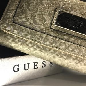GUESS wallet