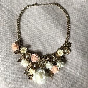 Women’s floral statement necklace