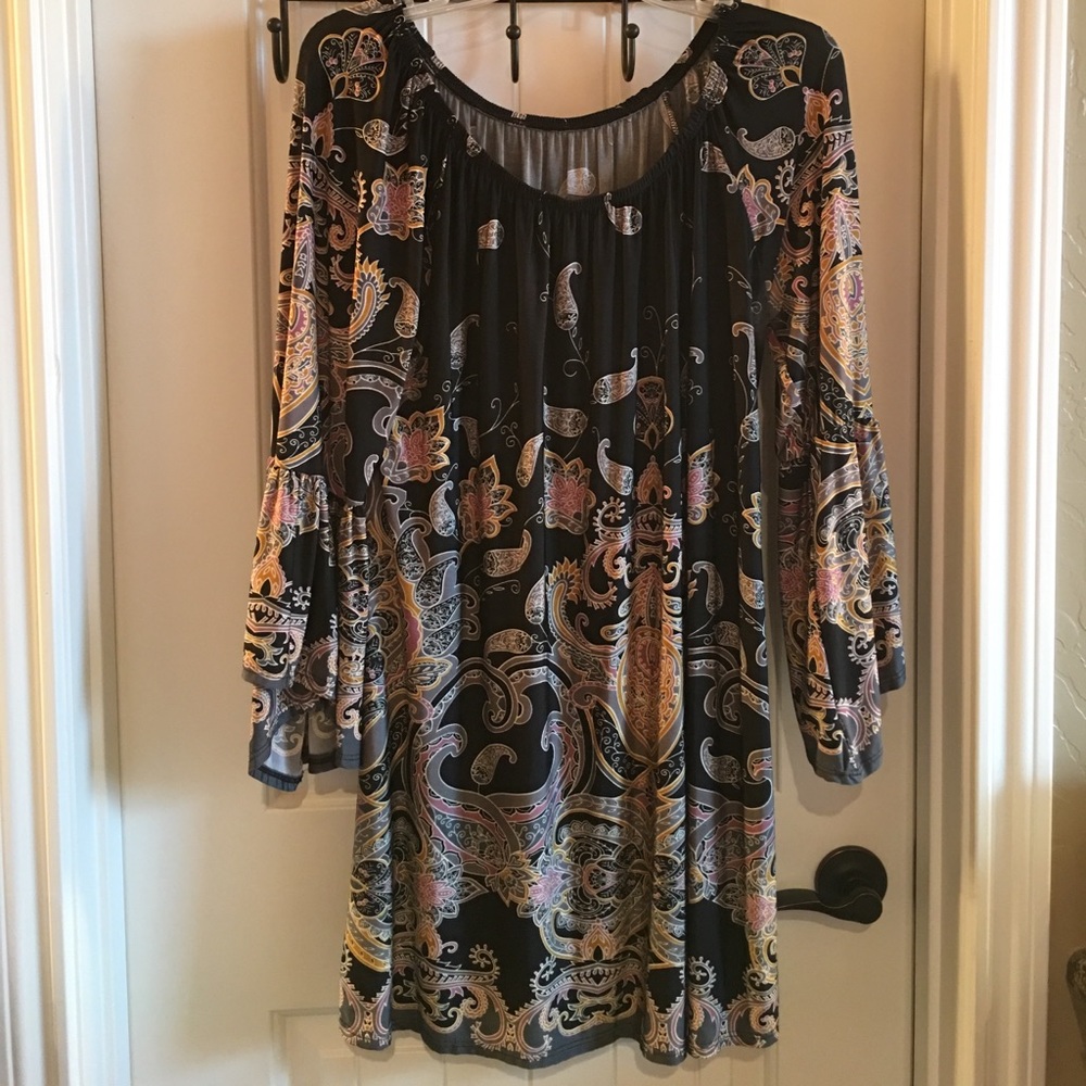 Tunic with bell sleeves