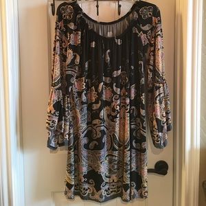 Tunic with bell sleeves